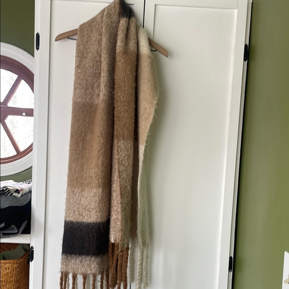 Cozy Plaid Scarf in Neutral Tones